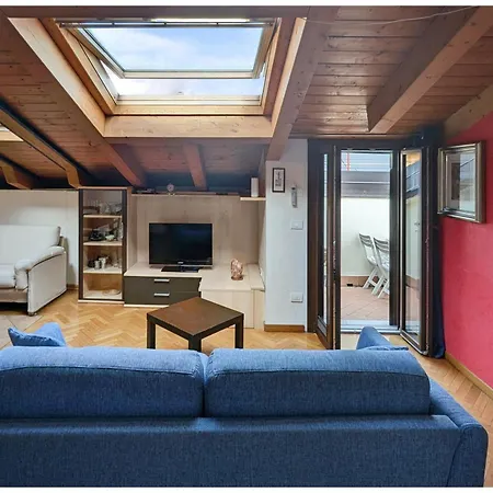 Casa Maffi Con Terrazzo E Box Auto In Centro Citta Апартаменты