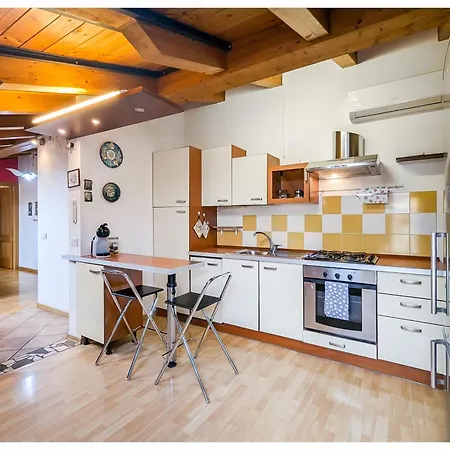 Casa Maffi Con Terrazzo E Box Auto In Centro Citta * Верона