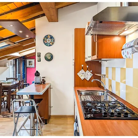 Casa Maffi con terrazzo e box auto in centro città