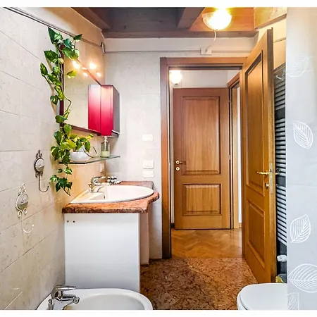 Apartamento Casa Maffi Con Terrazzo E Box Auto In Centro