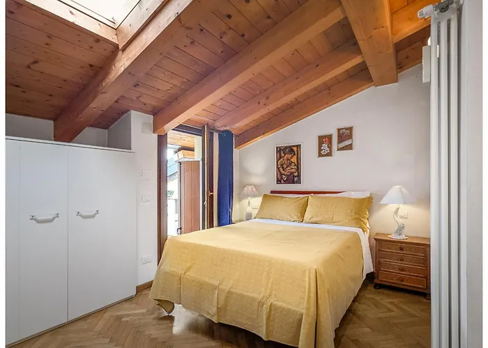 Casa Maffi con terrazzo e box auto in centro città