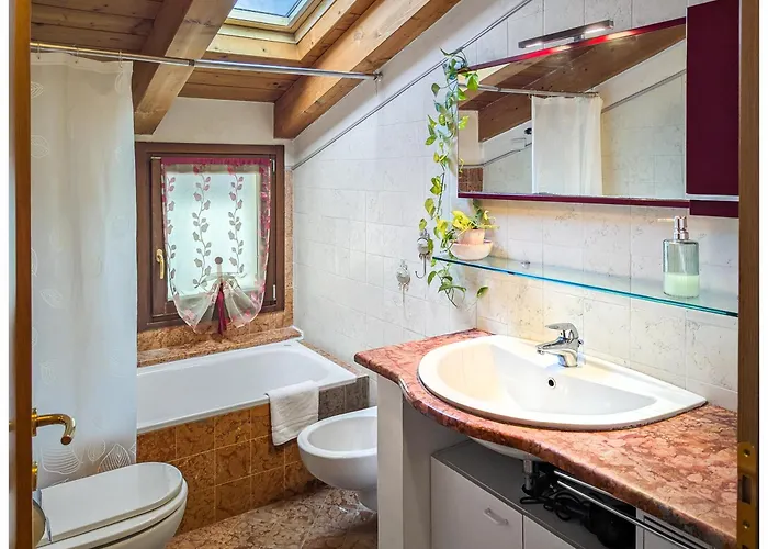 Casa Maffi con terrazzo e box auto in centro città * Vérone