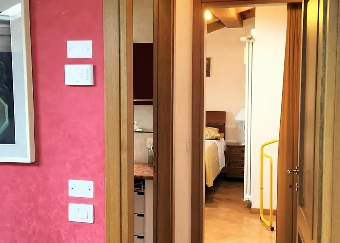 Casa Maffi Con Terrazzo E Box Auto In Centro Citta Διαμέρισμα *