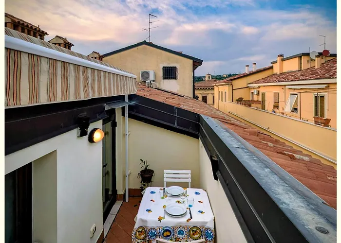 Διαμέρισμα Casa Maffi Con Terrazzo E Box Auto In Centro Citta Βερόνα