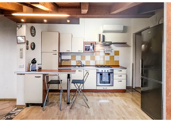 Casa Maffi Con Terrazzo E Box Auto In Centro Citta Βερόνα