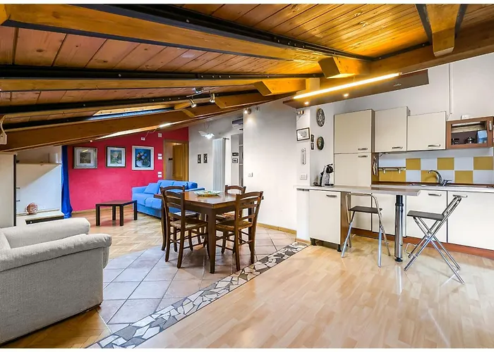 Casa Maffi Con Terrazzo E Box Auto In Centro Citta Βερόνα