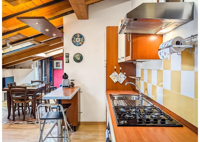 Casa Maffi Con Terrazzo E Box Auto In Centro Citta