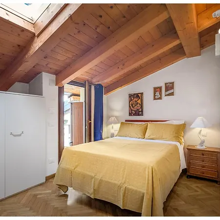 Casa Maffi Con Terrazzo E Box Auto In Centro Citta