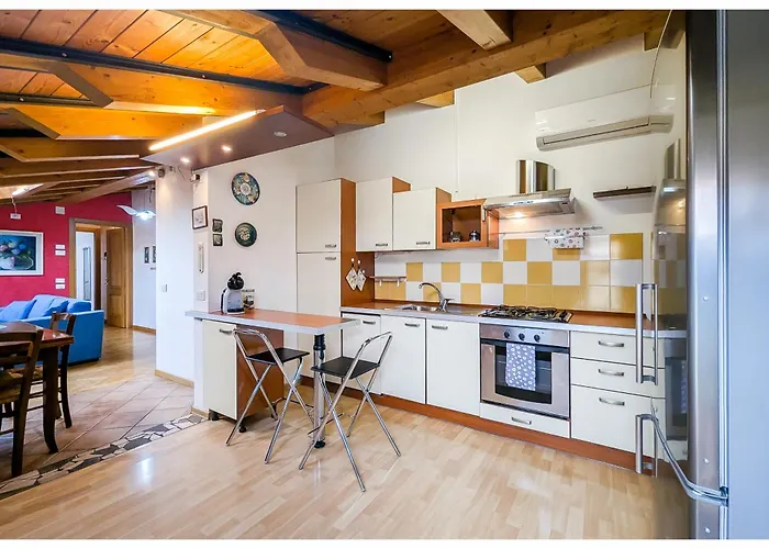 Casa Maffi Con Terrazzo E Box Auto In Centro Citta * Verona